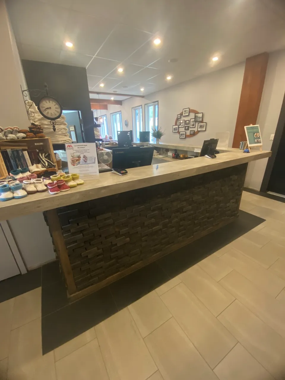 Reception desk