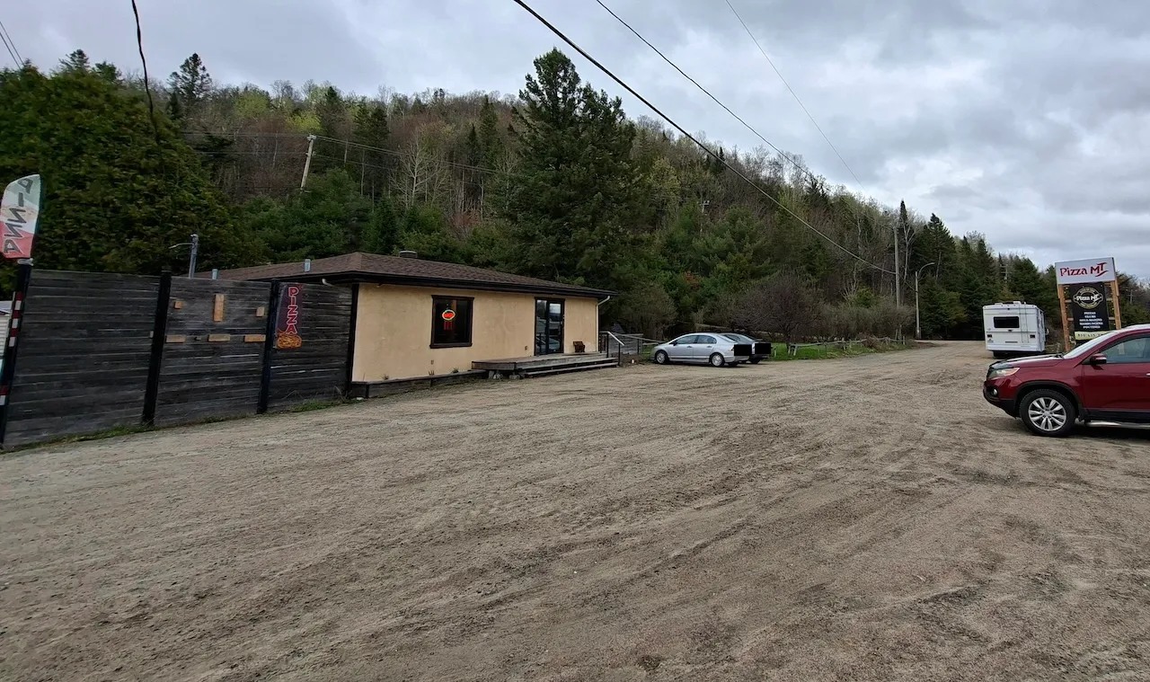 Pizza MT - Parking