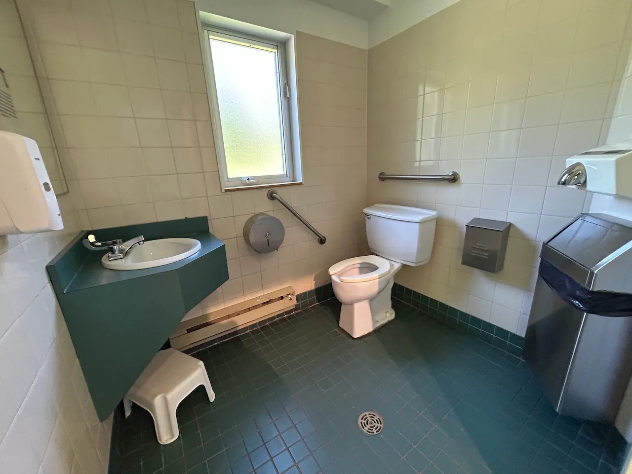 Pavillon des marais - Universal restroom