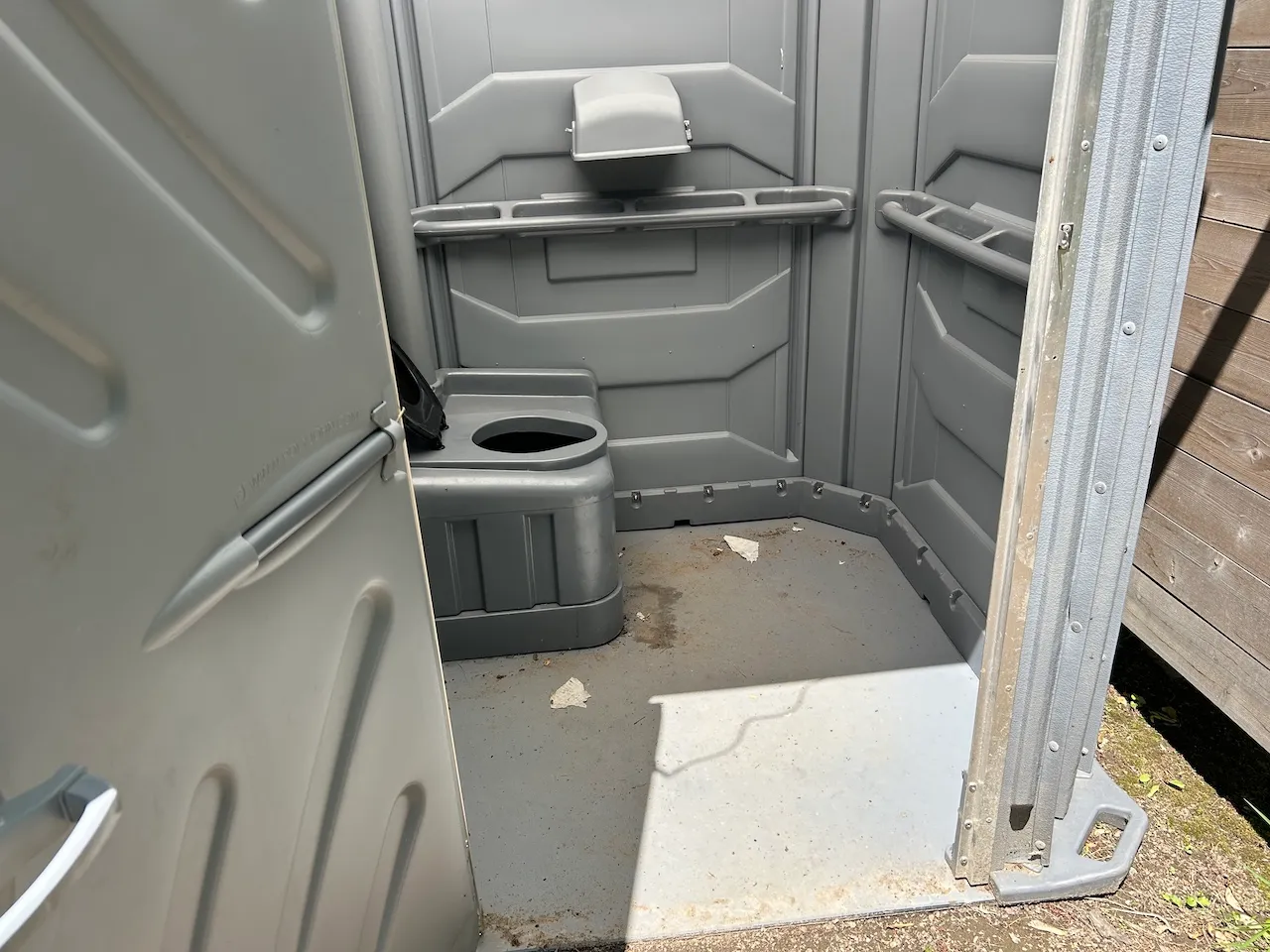 Pavilion des marais - Chemical restroom near the parking lot