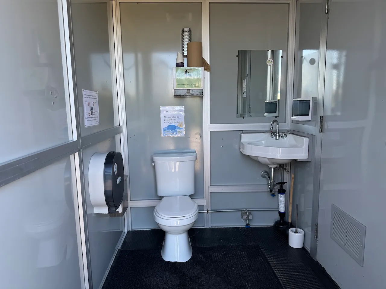 Universal restroom