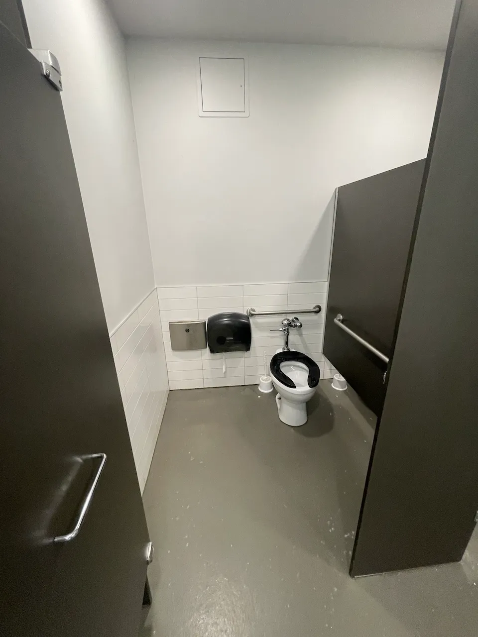 Cabinet de toilette adapté