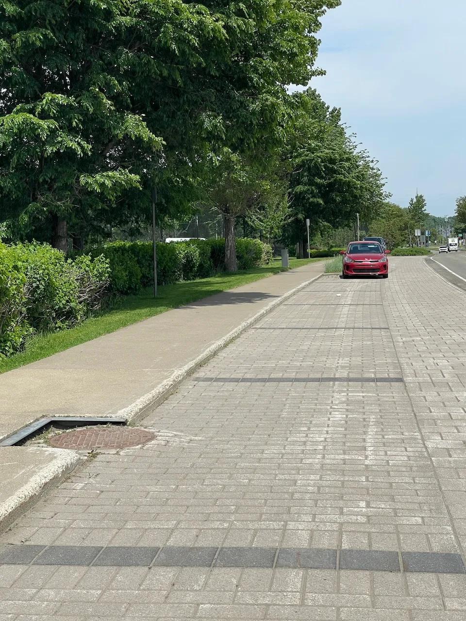 Espaces de stationnement en bordure de rue