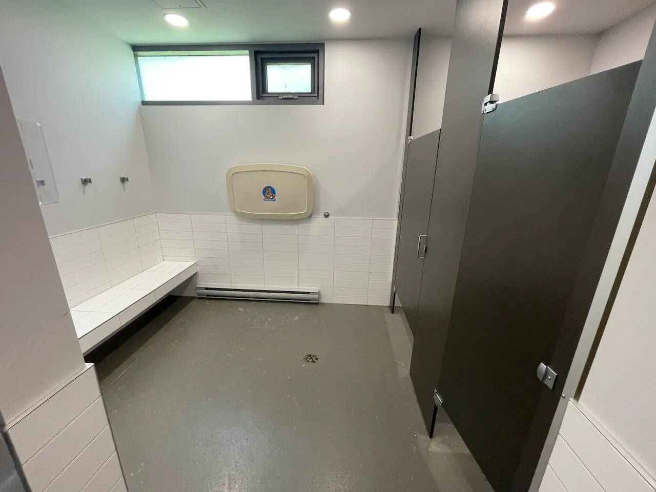 Accès au cabinet de toilette
