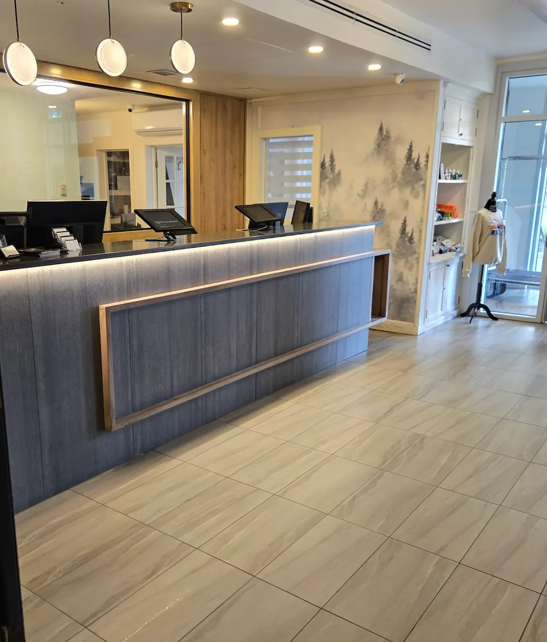 Reception desk