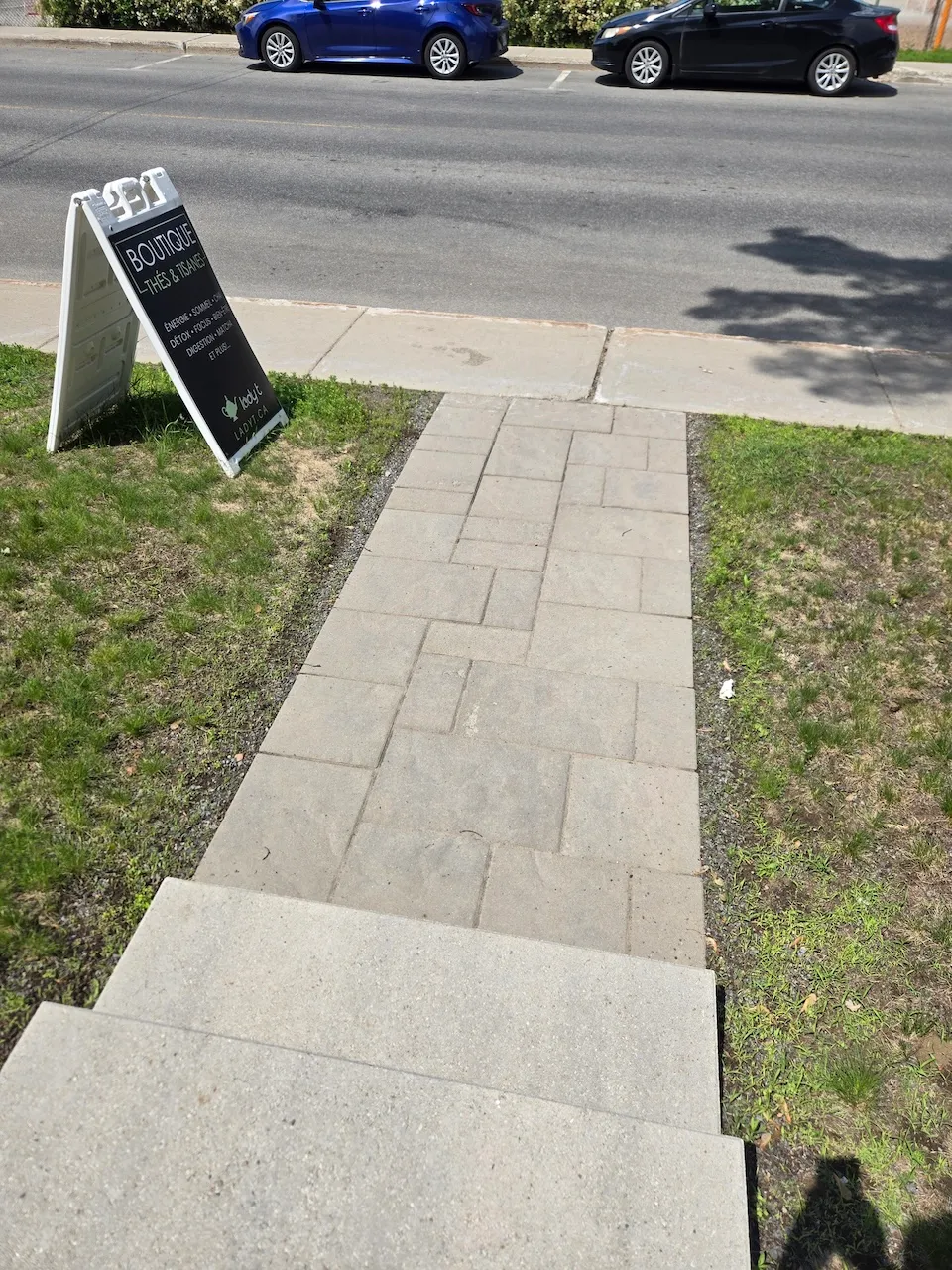 Allée de circulation pour l'entrée principale