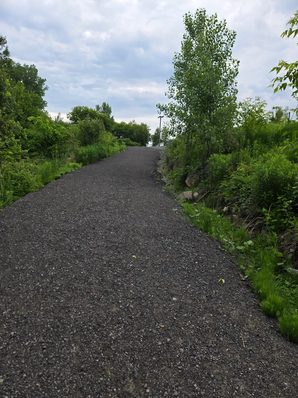 Pente raide au départ du sentier