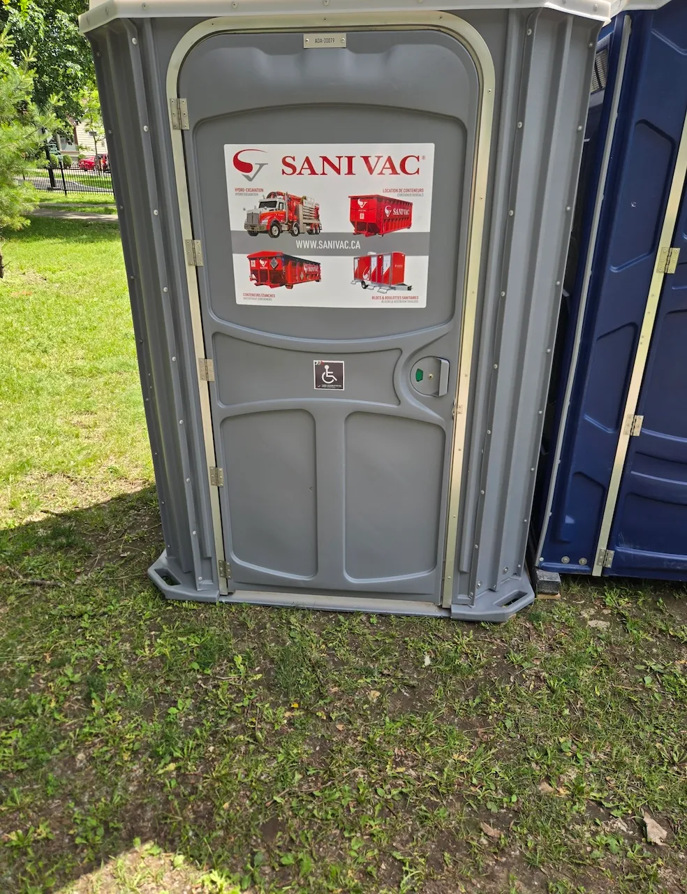 Toilette chimique accessible