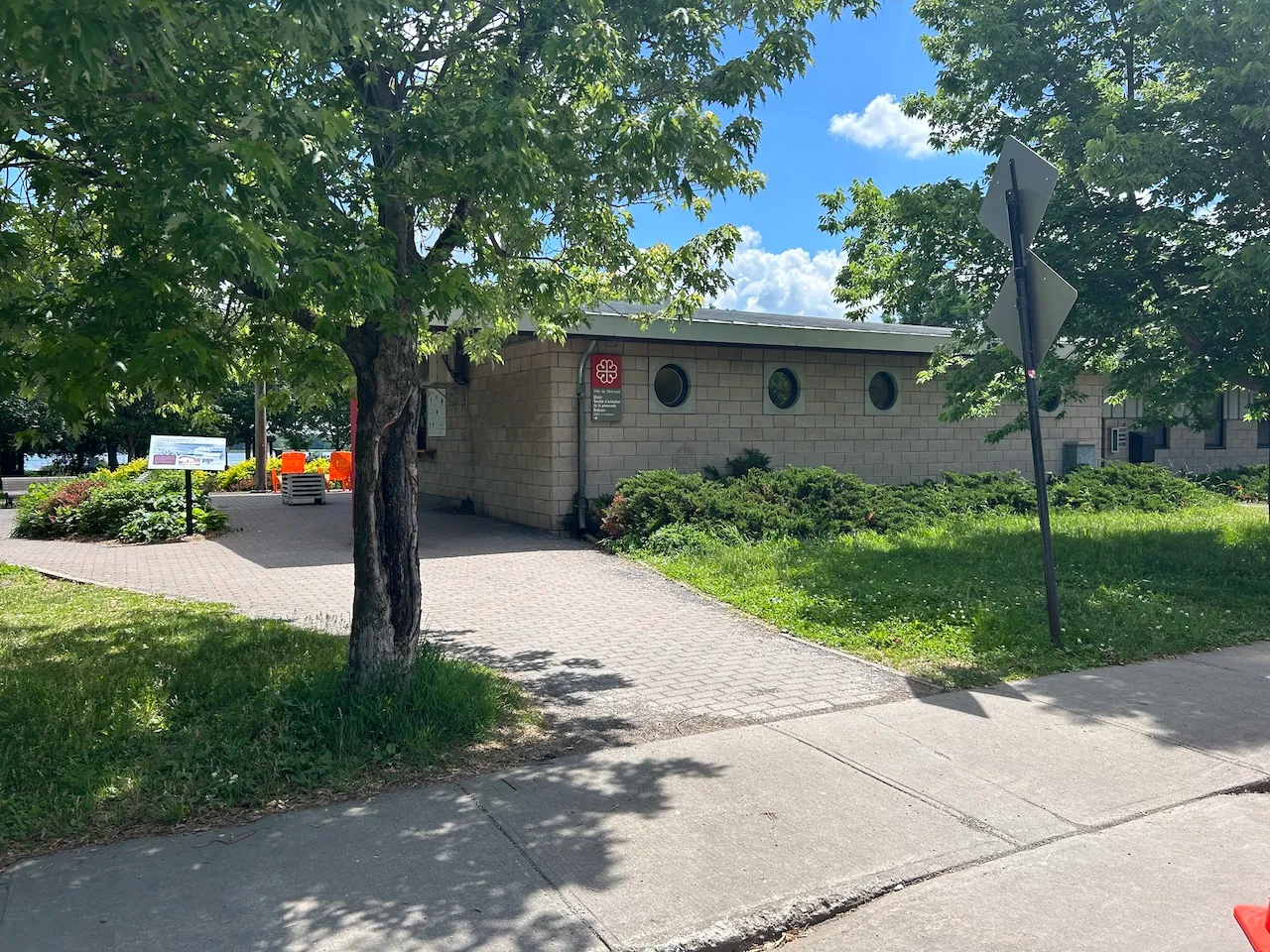 Chalet - Accès à partir du stationnement