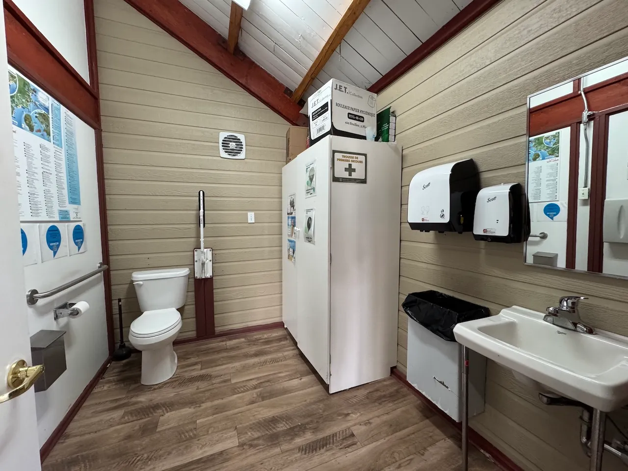 Universal restroom