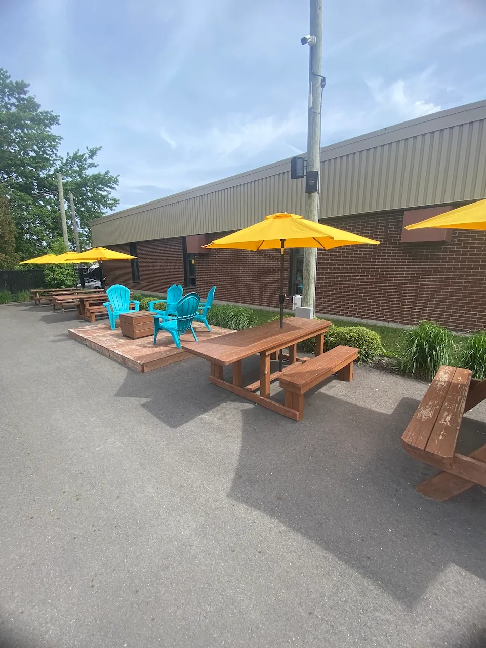 Accessible picnic table