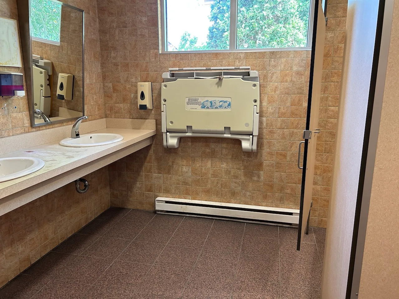 Welcome Center - Restroom - Men's