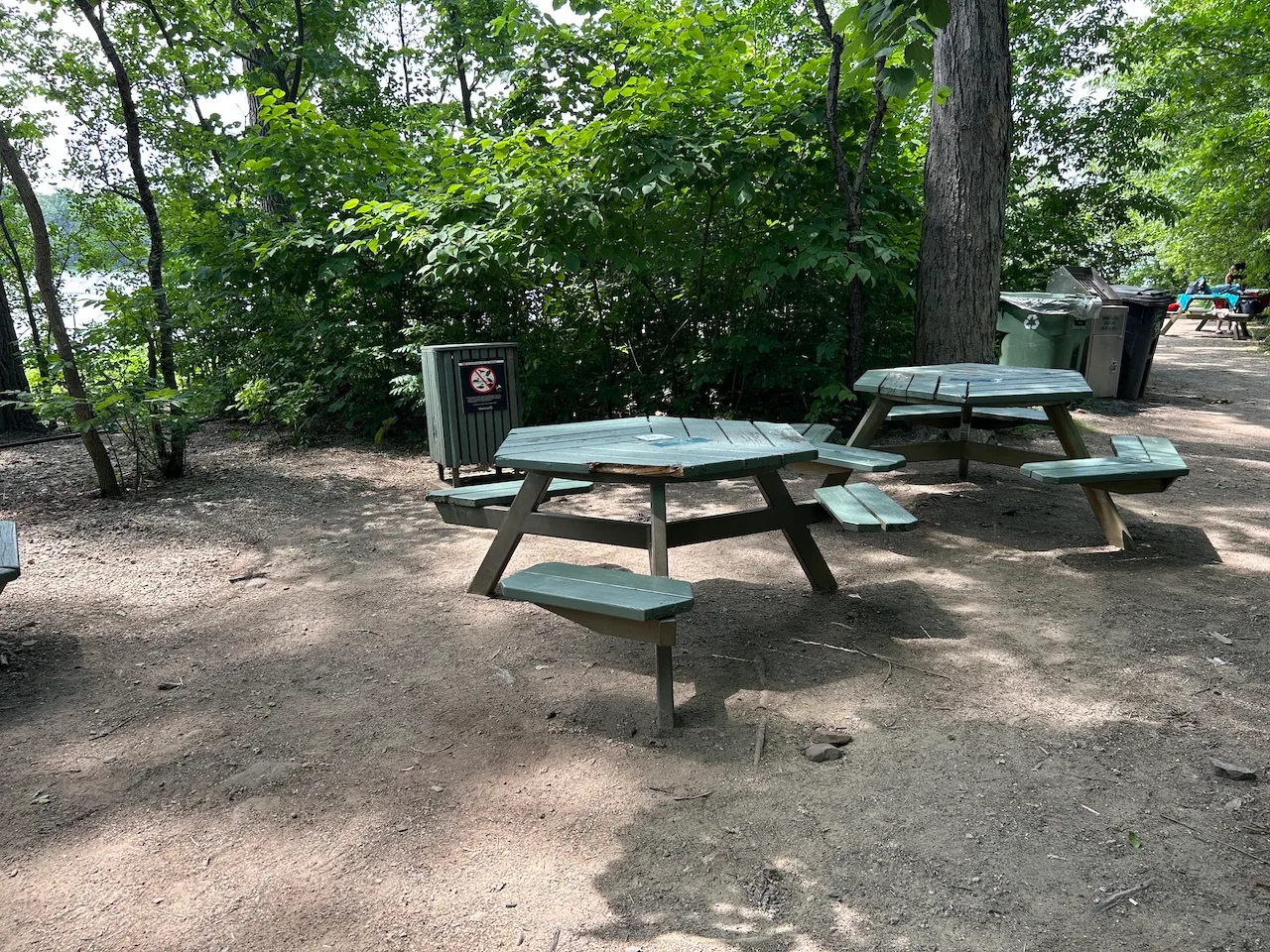 Main beach - Accessible table