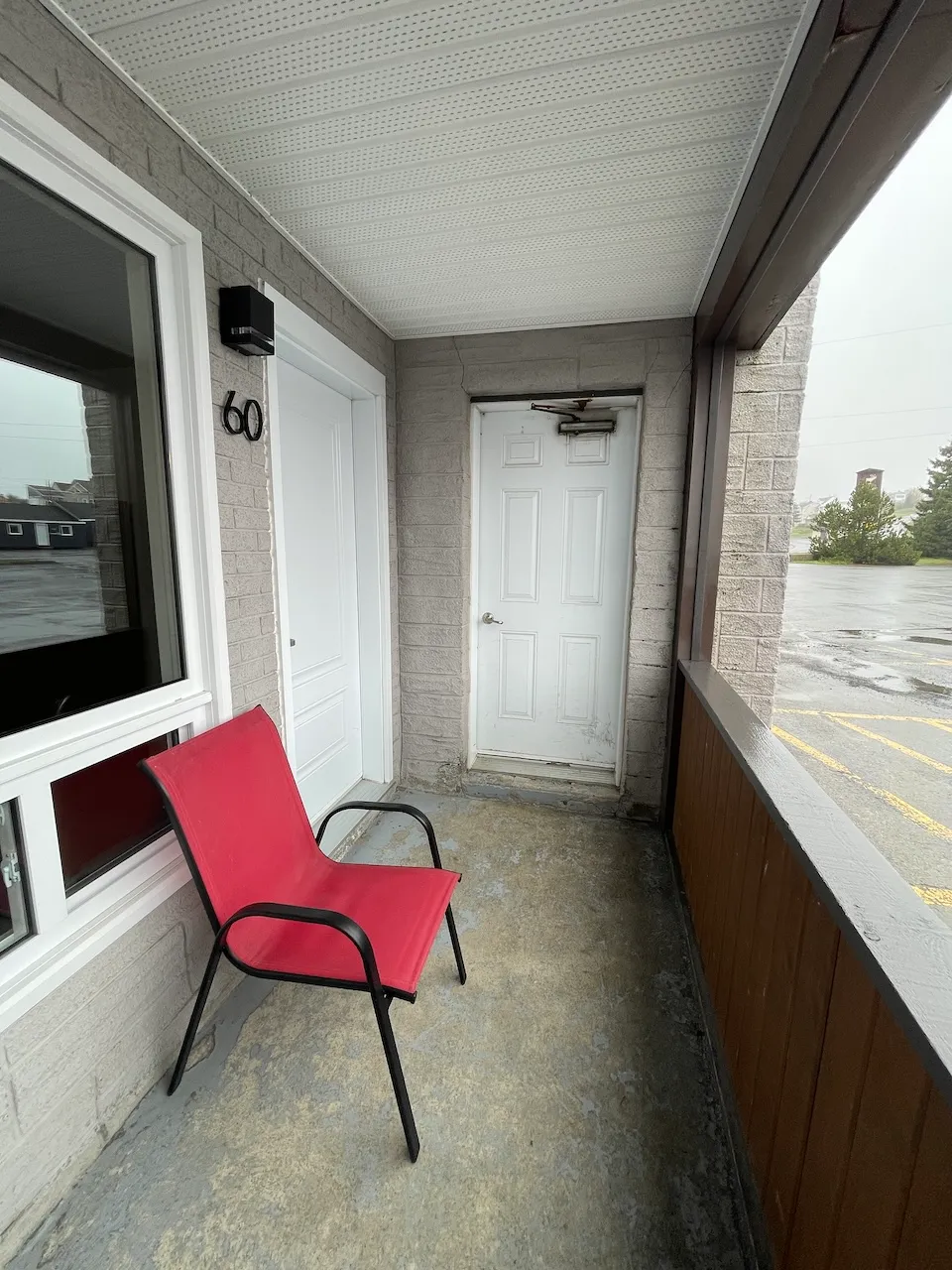 Access to the Rooms - Several Doors with Thresholds