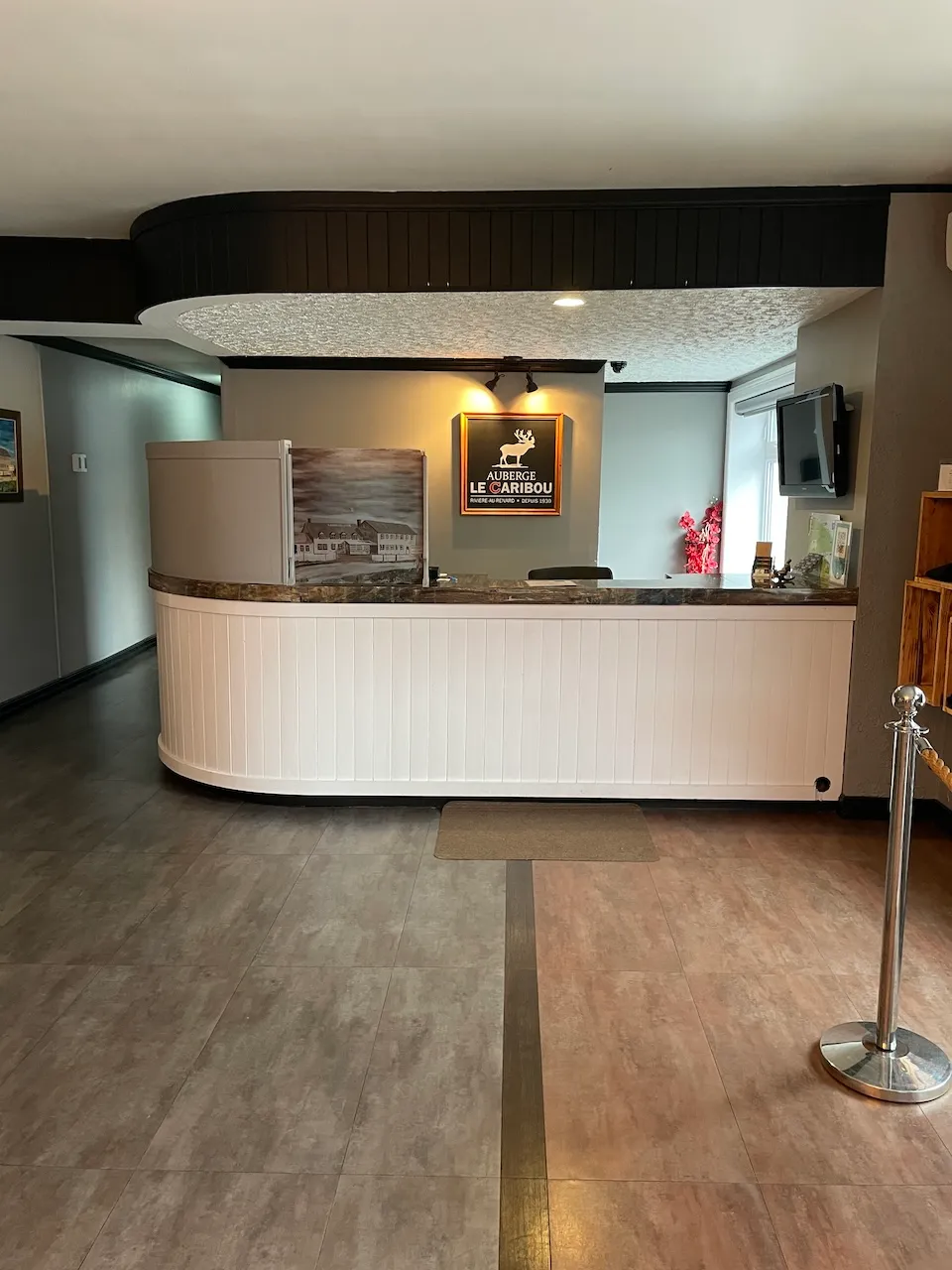 Auberge Le Caribou - Front Desk