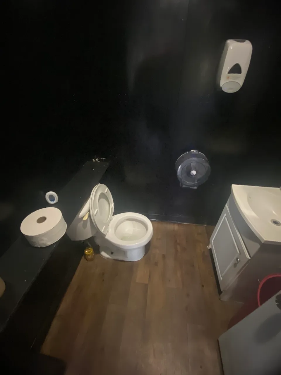 Universal Bathroom (2)