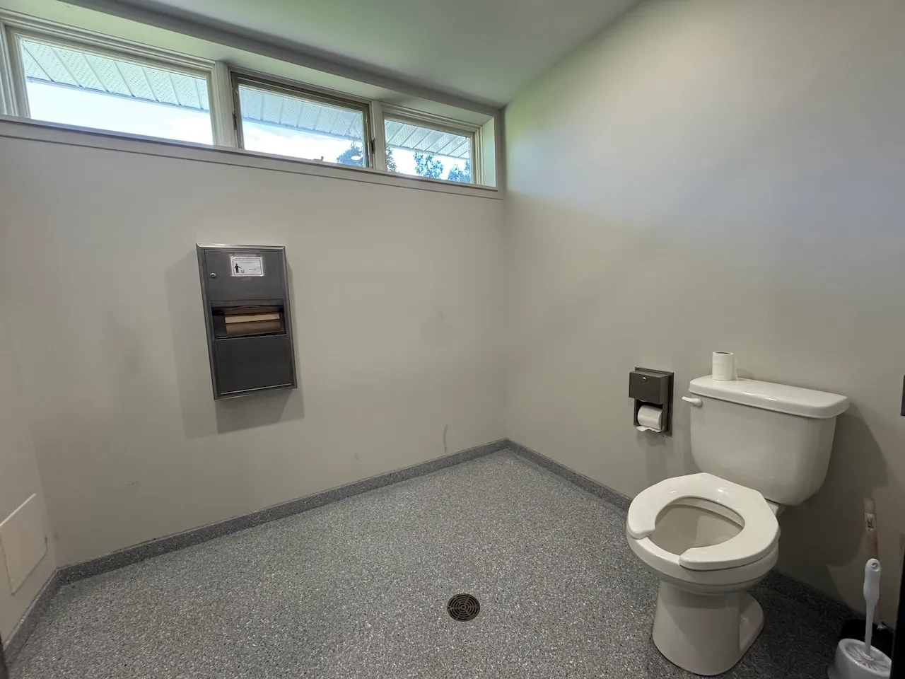 Adapted toilet cabin