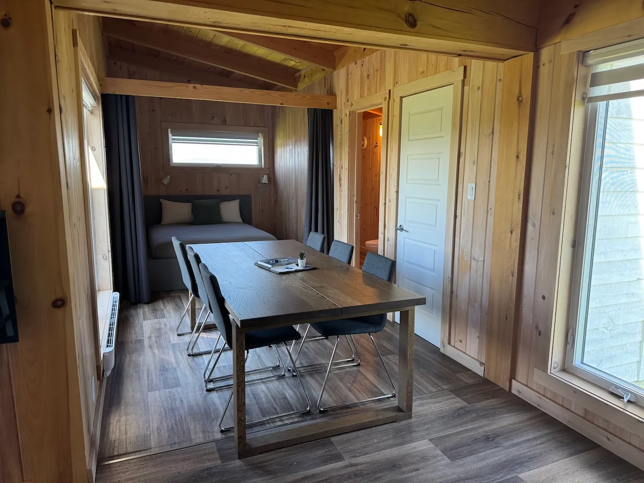 Dining room and access to the bedroom