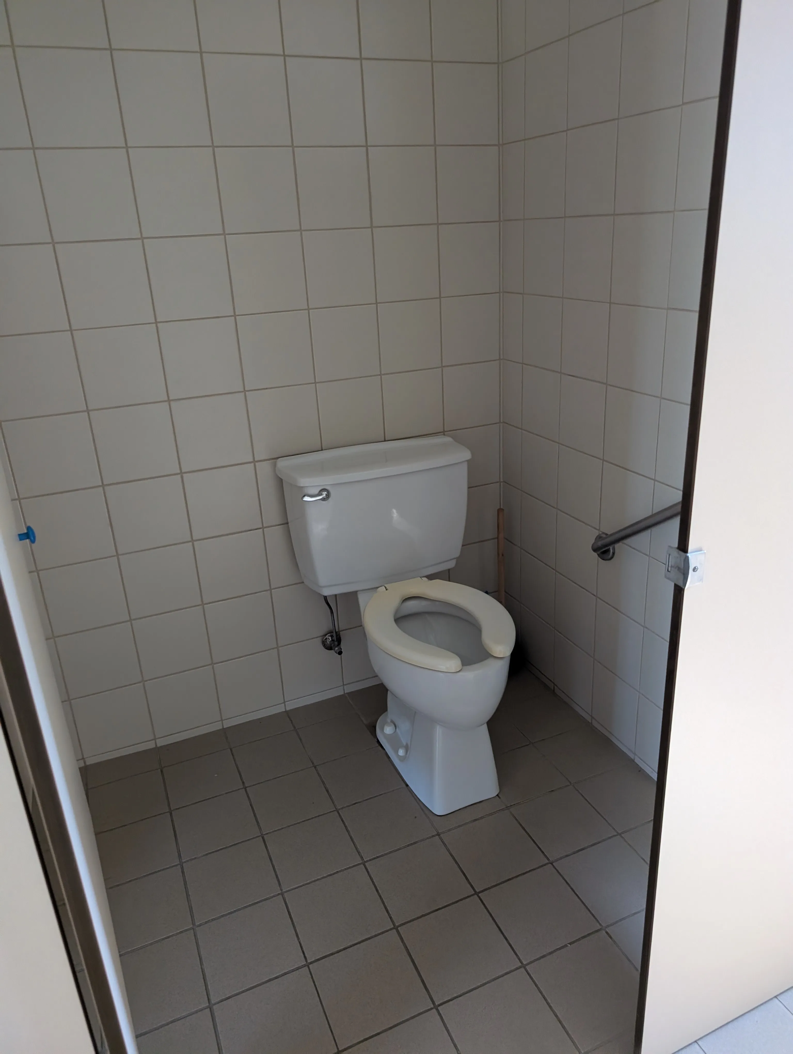Men's restroom - Restroom and adjacent transfer area