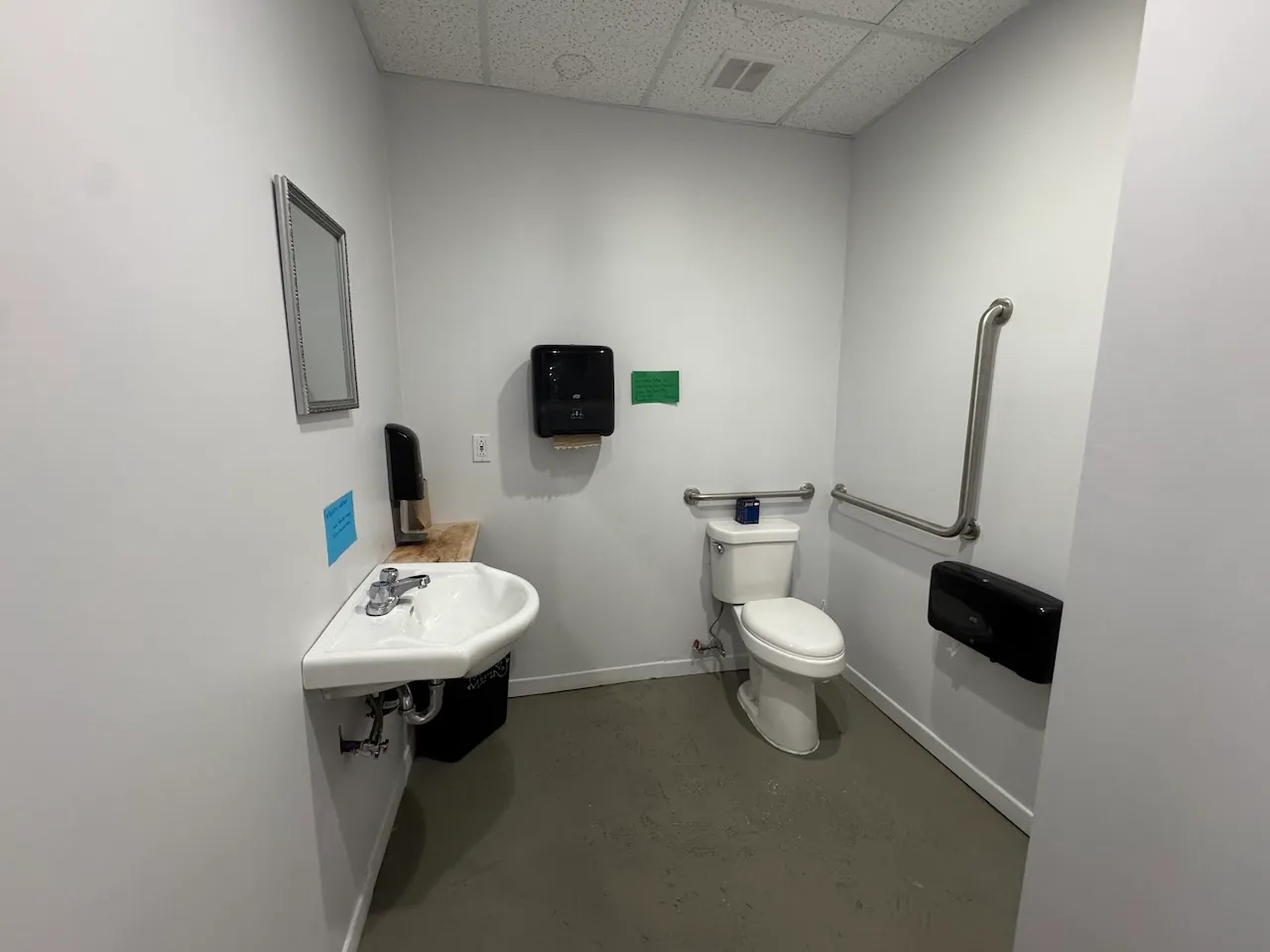 Salle de toilette universelle