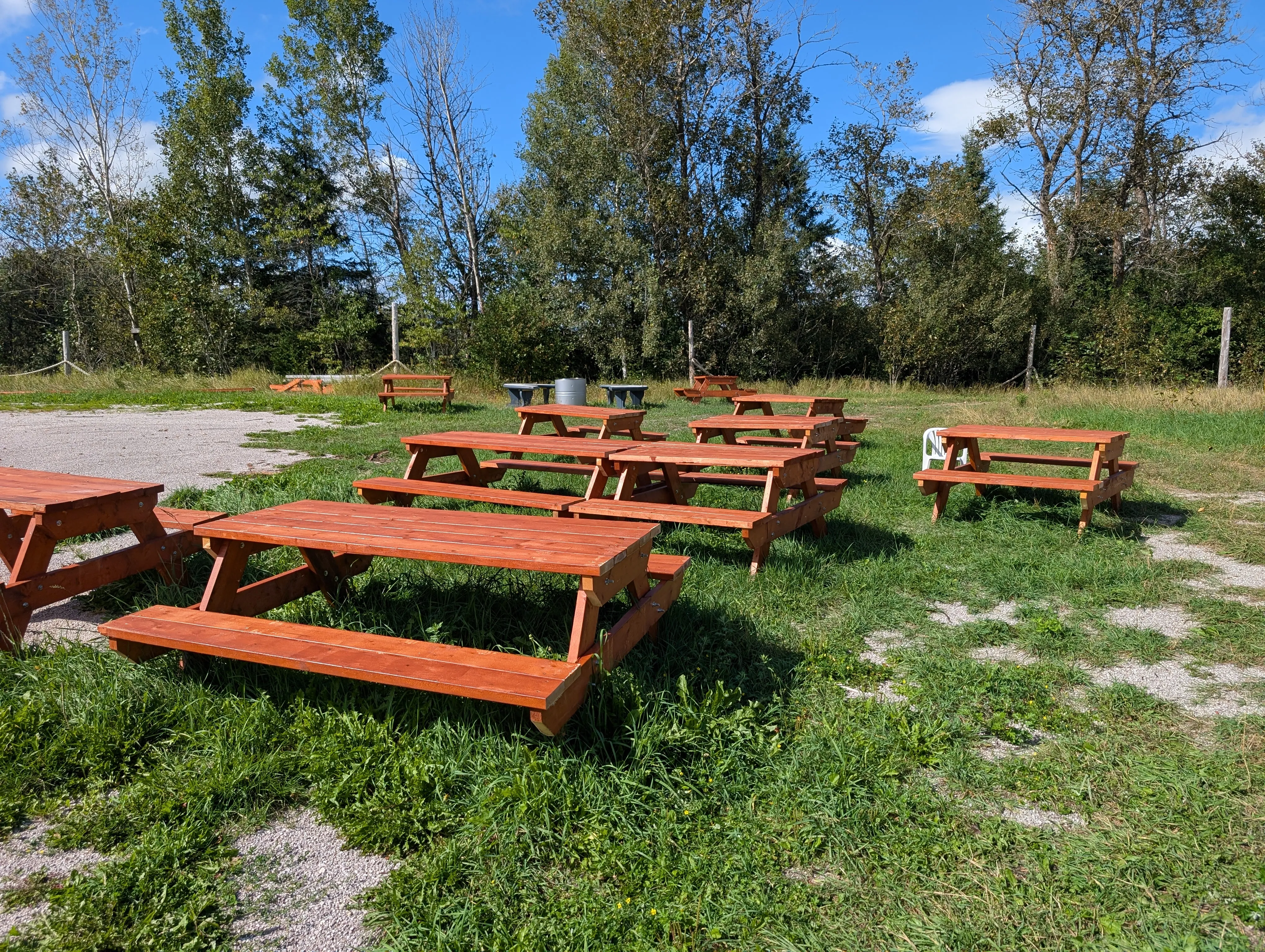 Picnic tables without extensions at the ends