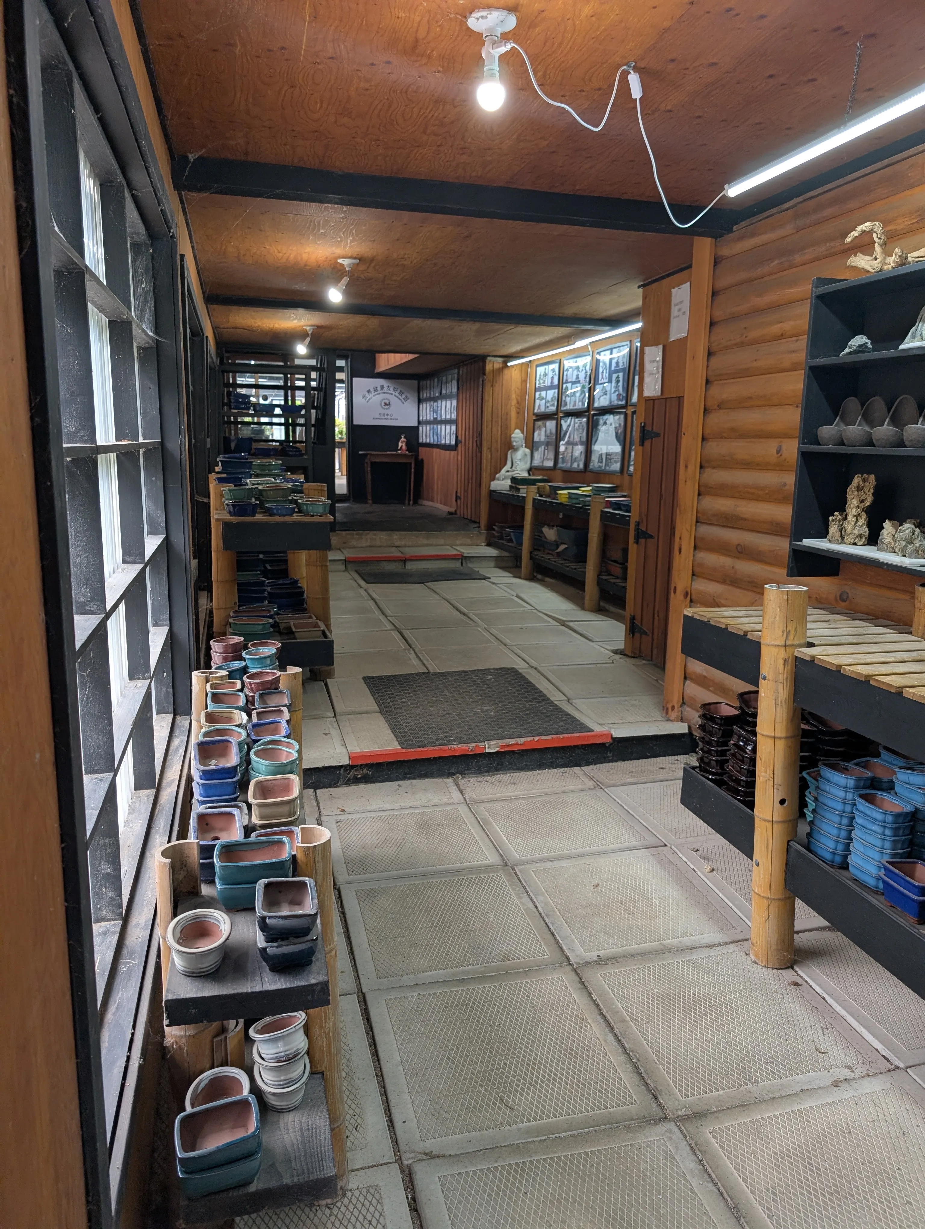 Intérieur de la boutique sur plusieurs niveaux