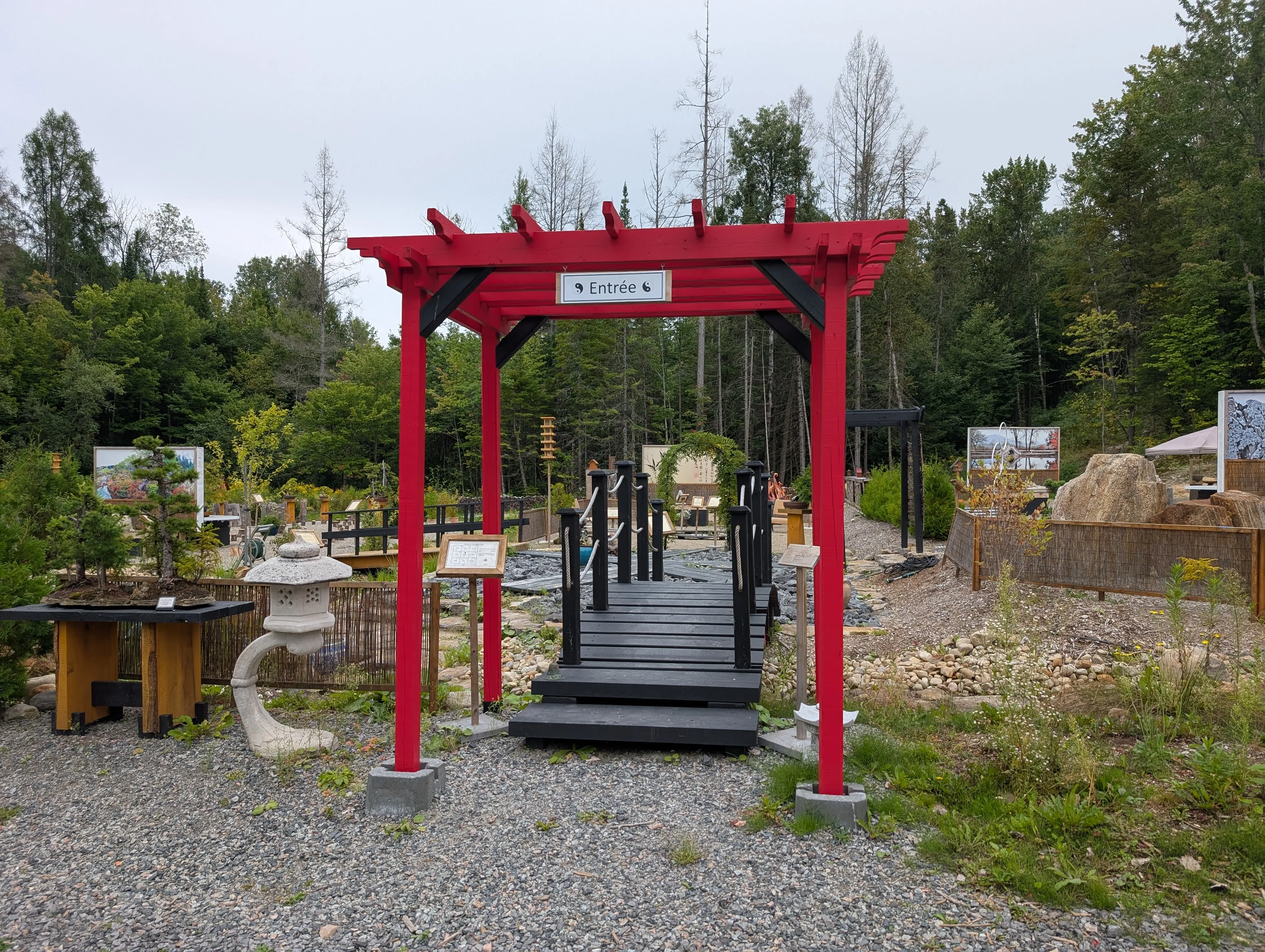 Entrée du Jardin Feng Shui
