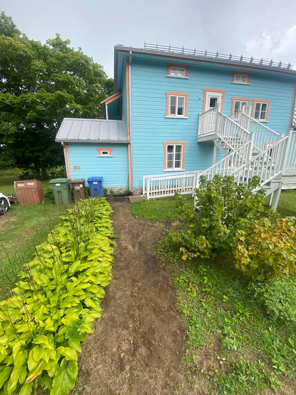 Path to the entrance