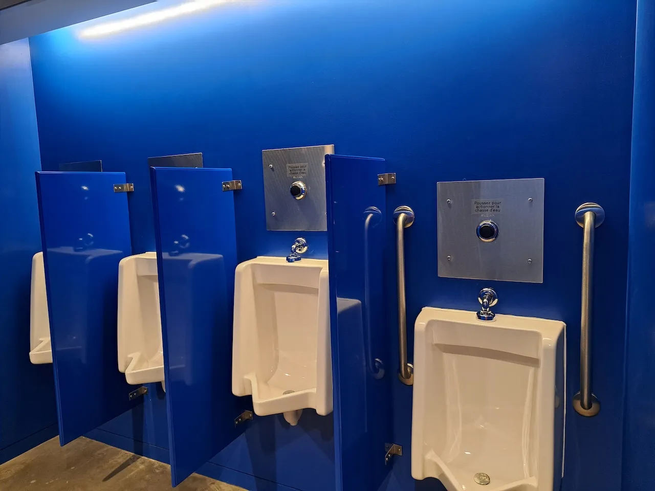 Salle de toilettes - Hommes