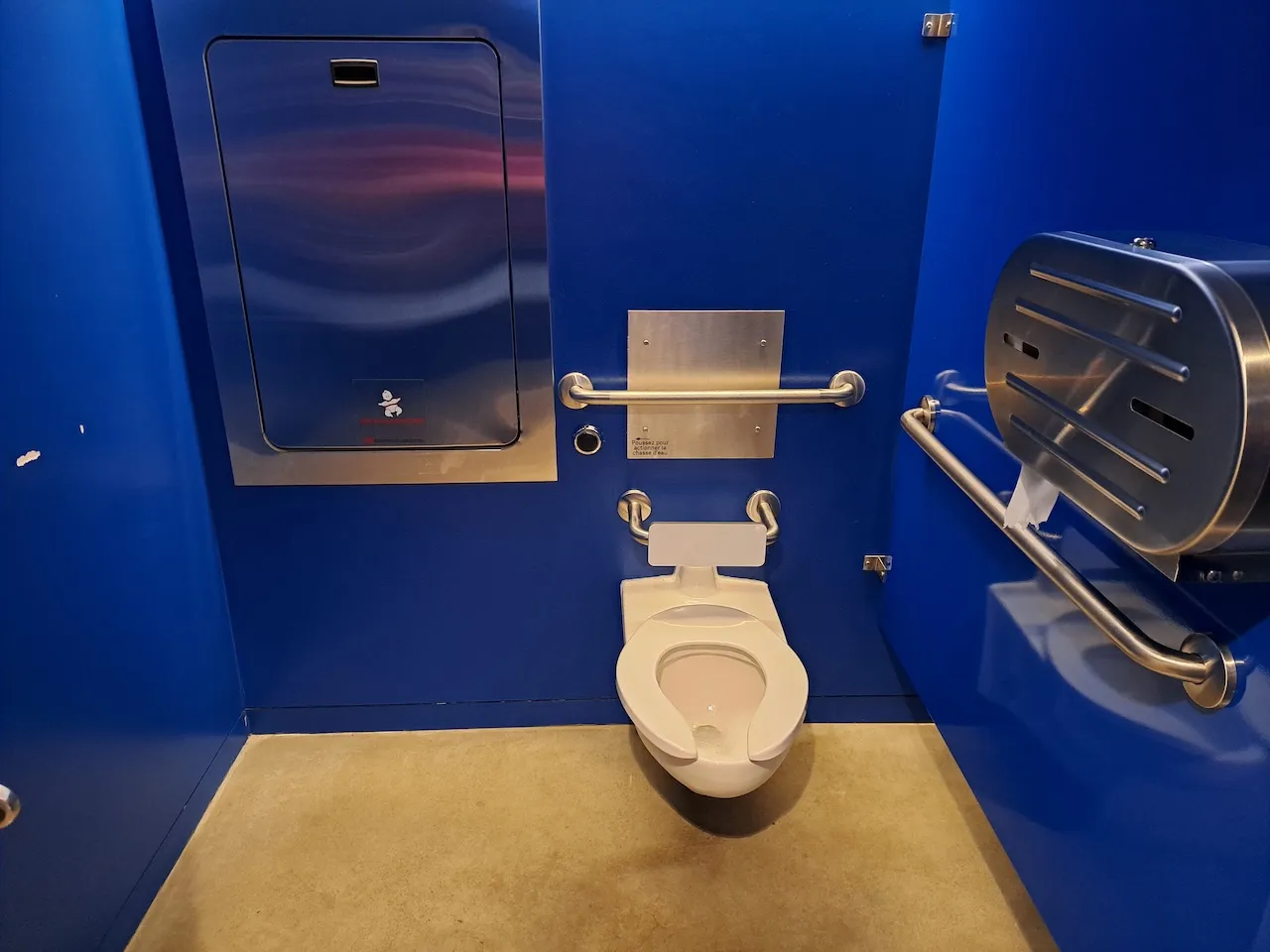 Salle de toilettes - Hommes