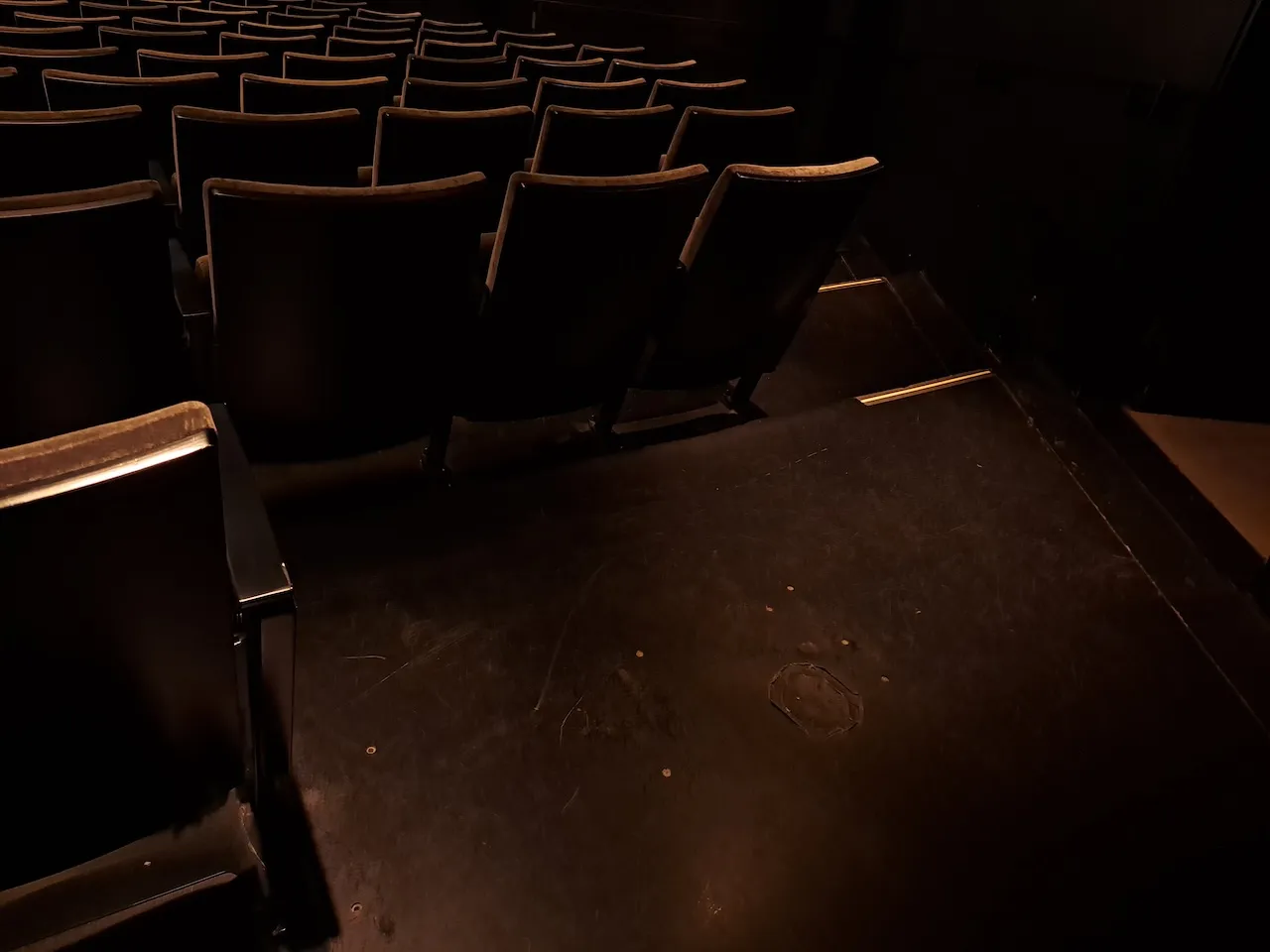 Parterre - Côté pair - Sièges retirés